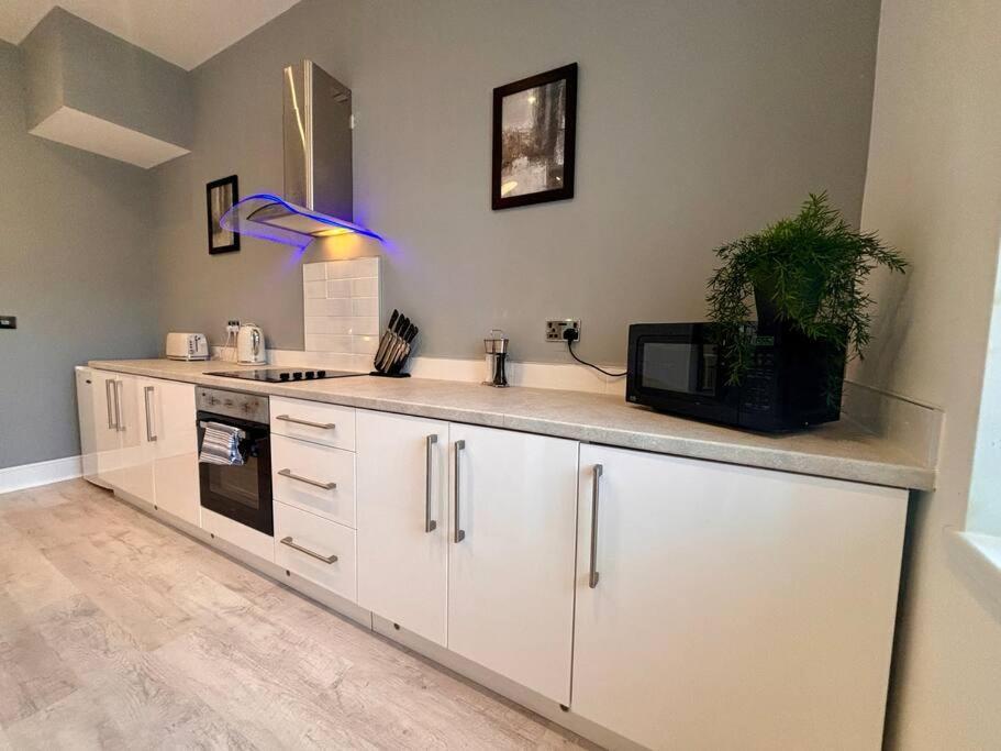 Teds Apartments-town Centre-apt3 Apartment *