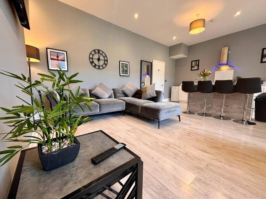 Teds Apartments-town Centre-apt3 Blackpool
